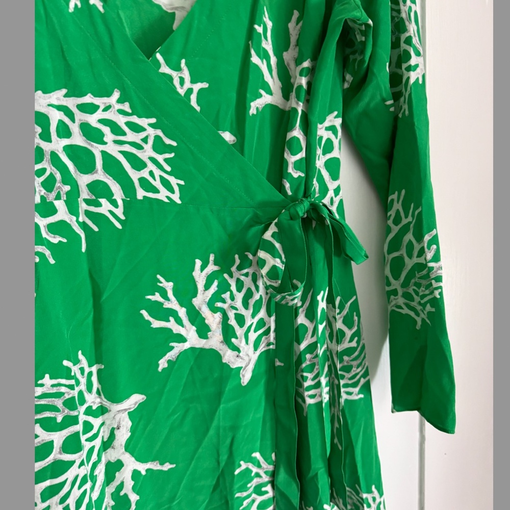 We Are Leone 100% Silk Dress - Picture 3 of 6